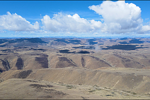 4K航拍西藏高原山地自然风光蓝天白云视频素材