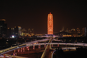 4K郑州市大玉米金水路立交桥夜景灯光车流视频素材